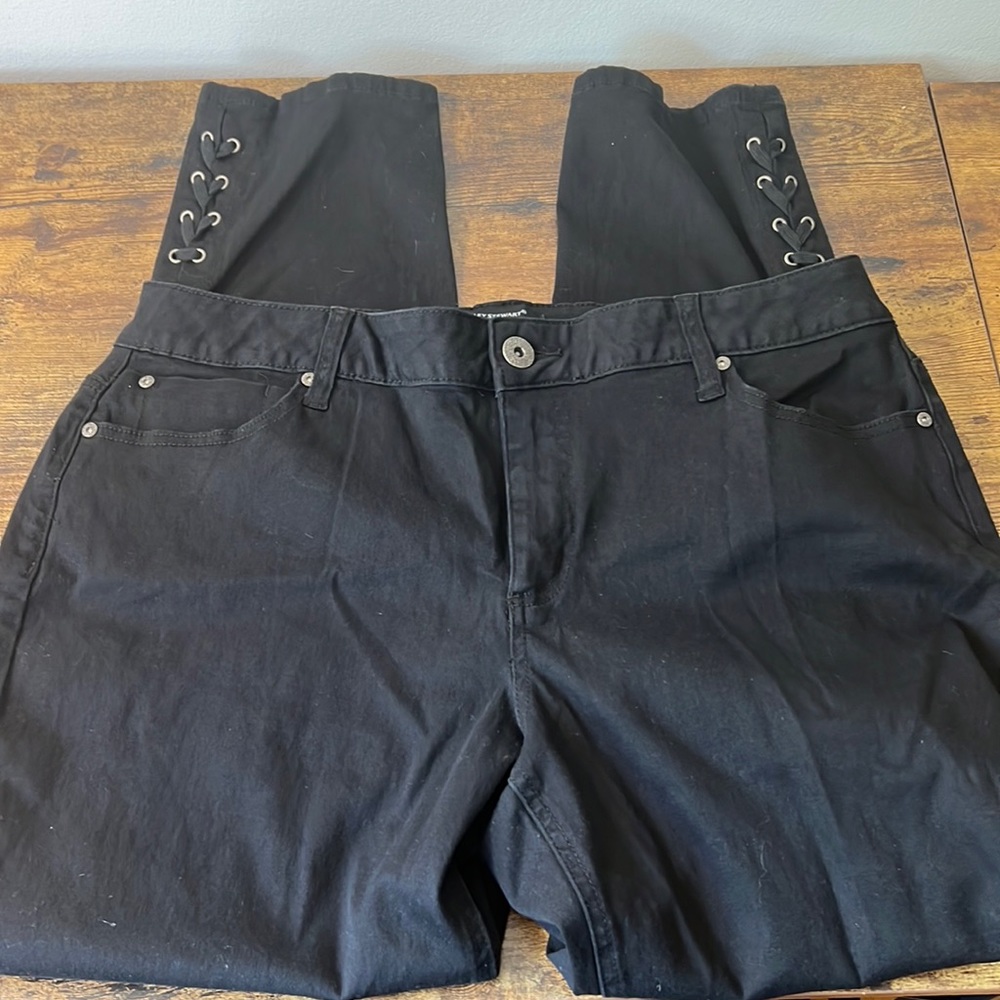 Ashley Stewart Black Ankle Length Jeans Size 16 Women’s